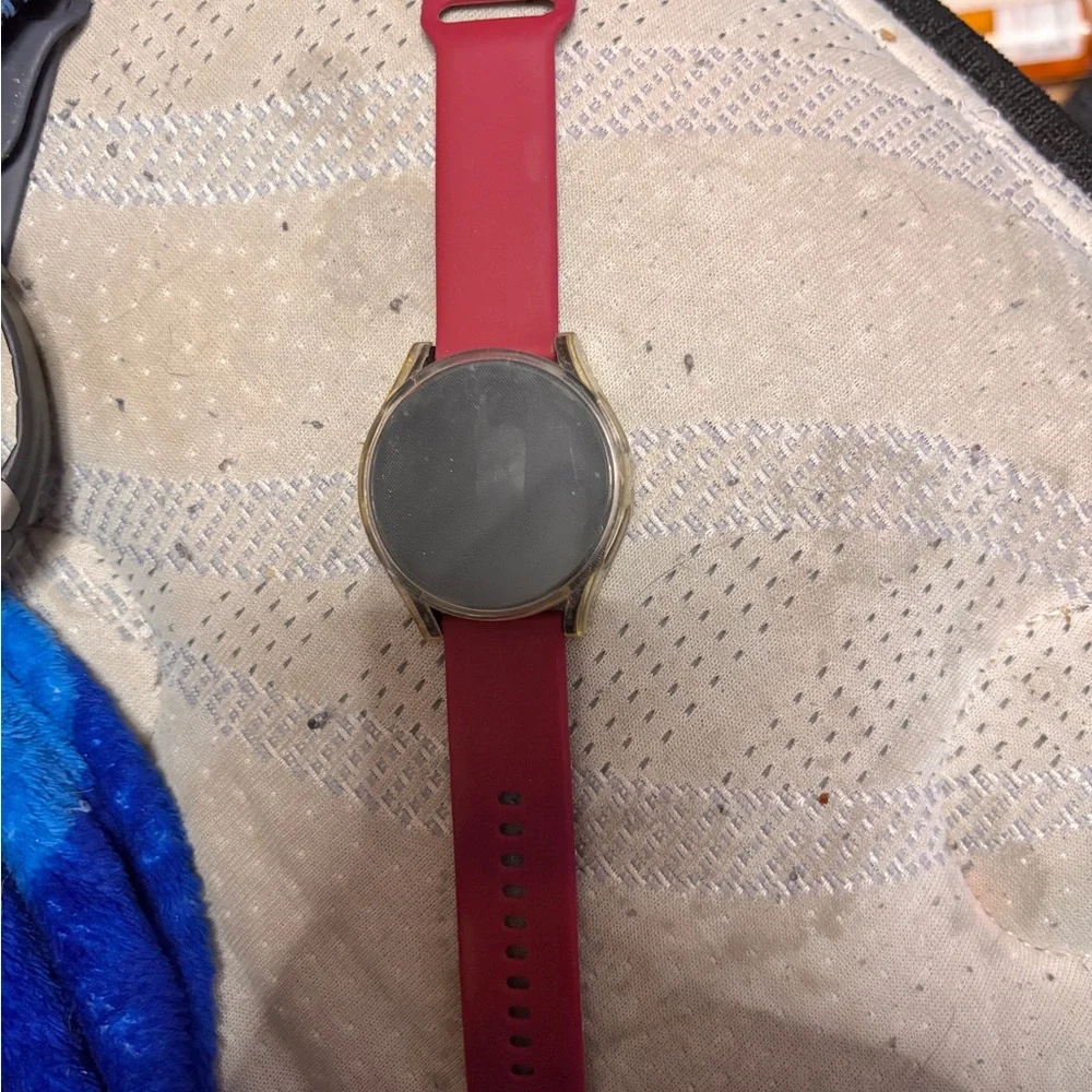 Samsung Galaxy Watch4 - Black and Burgundy